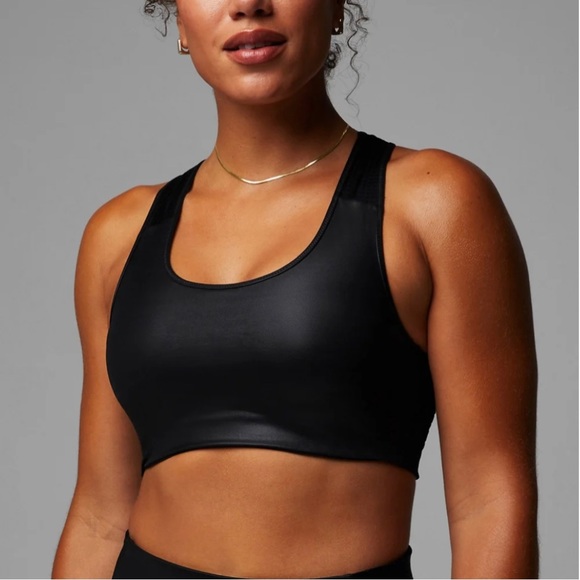 Fabletics Motion365+ Shine Medium Impact Sports Bra - Picture 4 of 5